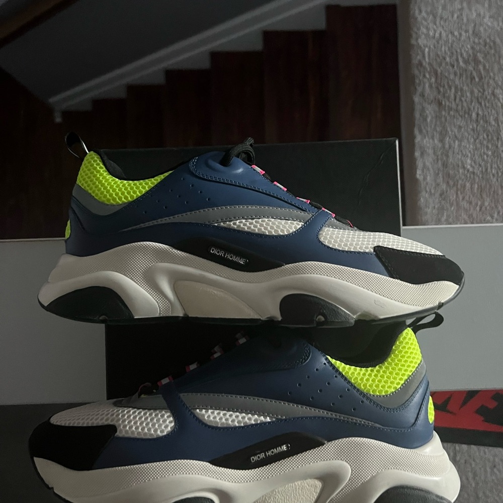 Dior b22